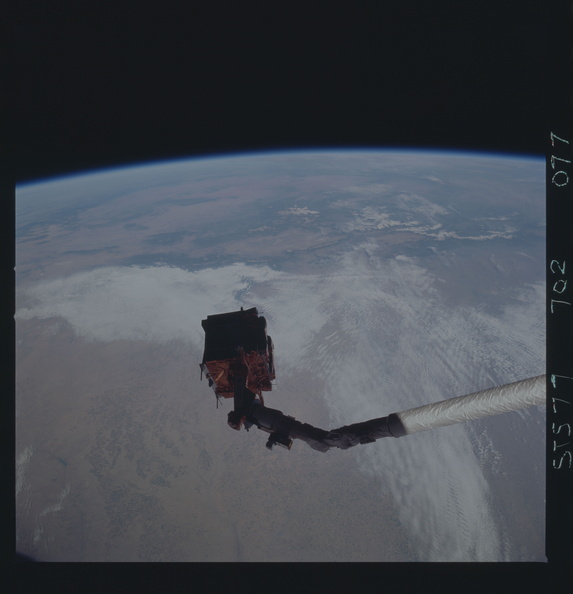 STS077-702-077.jpg