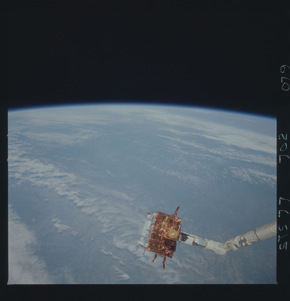 STS077-702-079.jpg