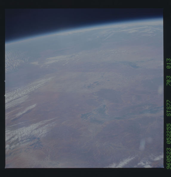 STS077-703-013.jpg