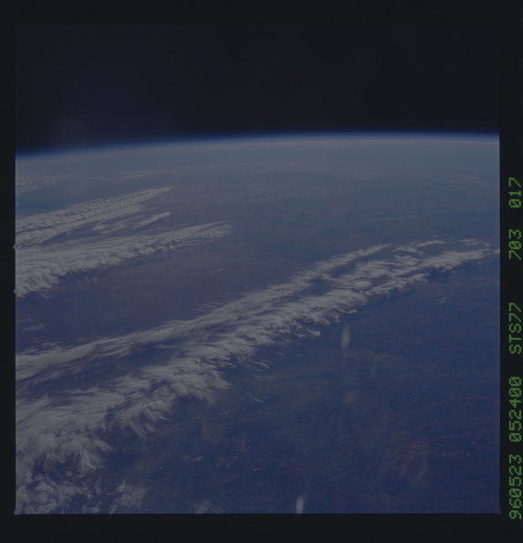 STS077-703-017.jpg