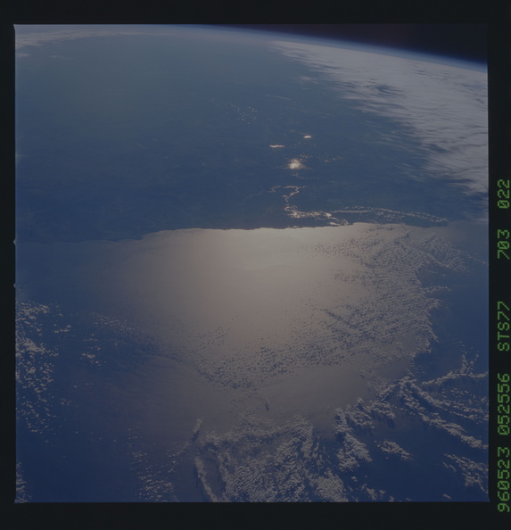 STS077-703-022.jpg