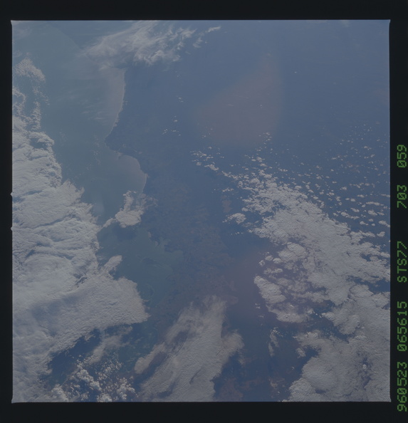 STS077-703-059.jpg
