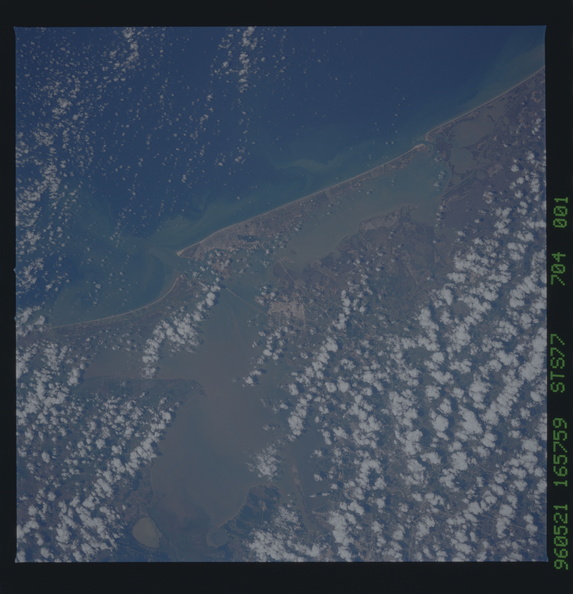 STS077-704-001.jpg