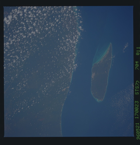 STS077-704-011.jpg