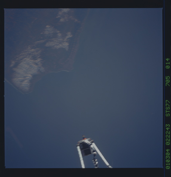 STS077-705-014.jpg