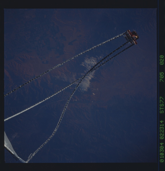 STS077-705-020.jpg