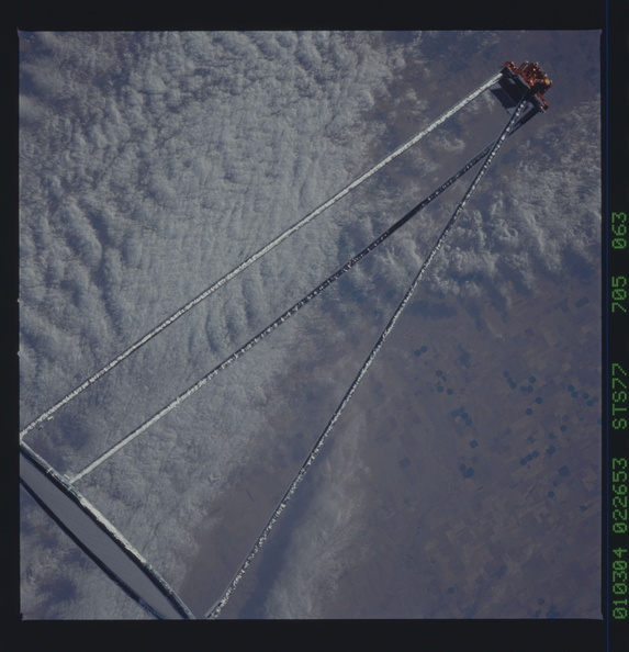 STS077-705-063.jpg