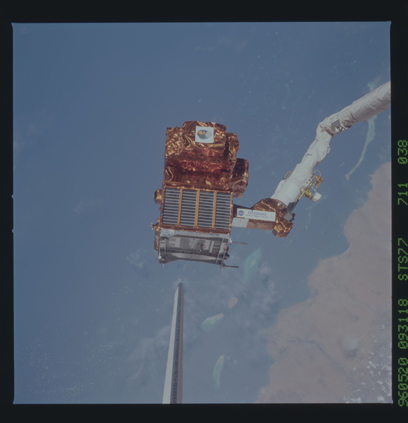 STS077-711-038.jpg
