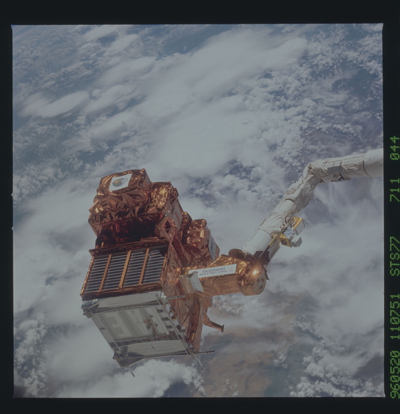 STS077-711-044.jpg