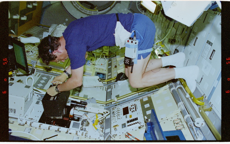 STS078-301-023.jpg