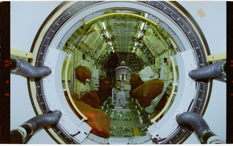 STS078-332-005.jpg