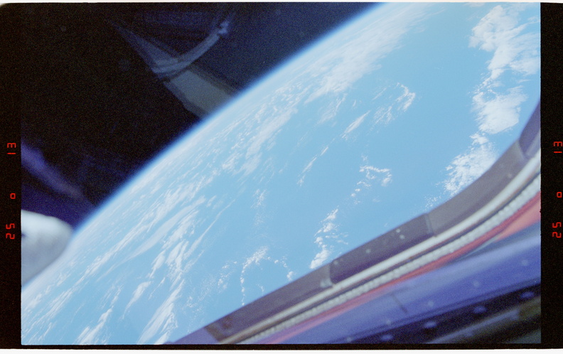 STS078-352-025.jpg