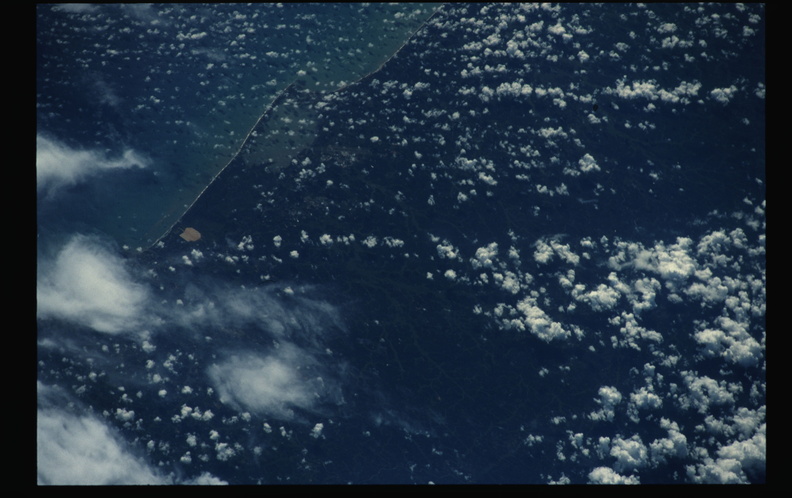 STS078-414-031.jpg