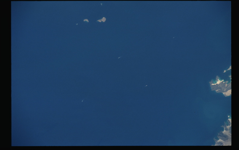 STS078-422-011.jpg