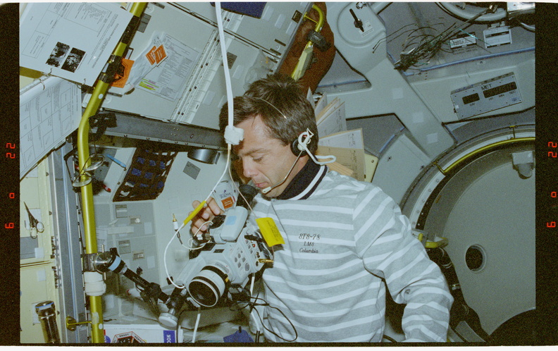 STS078-438-016.jpg