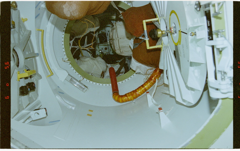 STS078-445-030.jpg