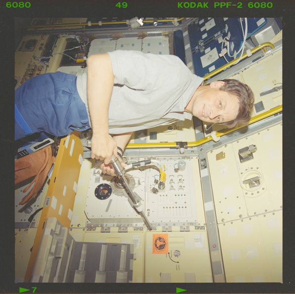 STS078-703-008.jpg