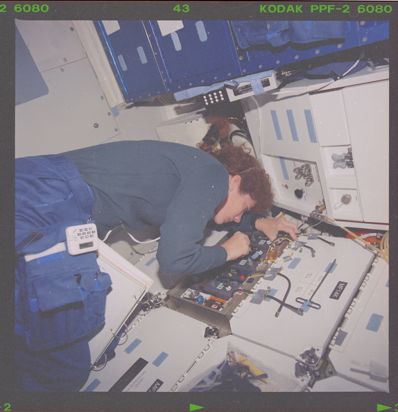 STS078-711-002.jpg