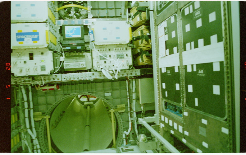 STS079-301-001.jpg