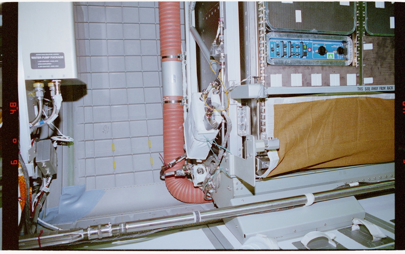 STS079-302-015.jpg