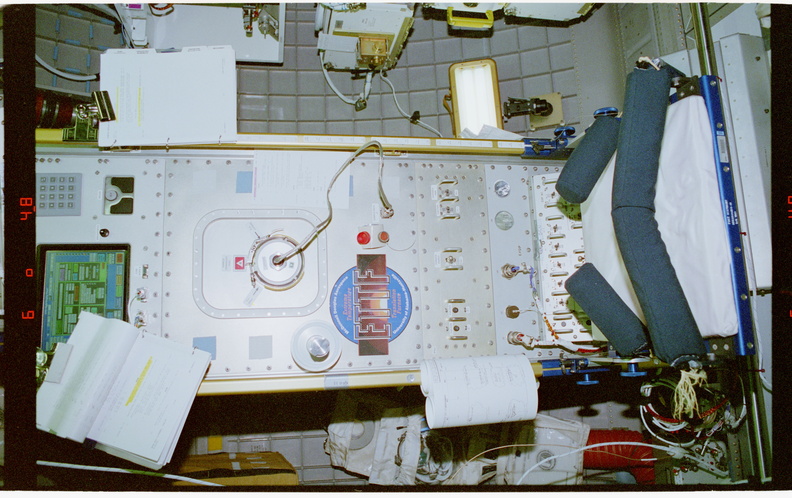 STS079-309-004.jpg