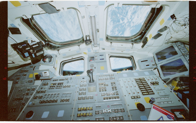 STS079-332-002.jpg