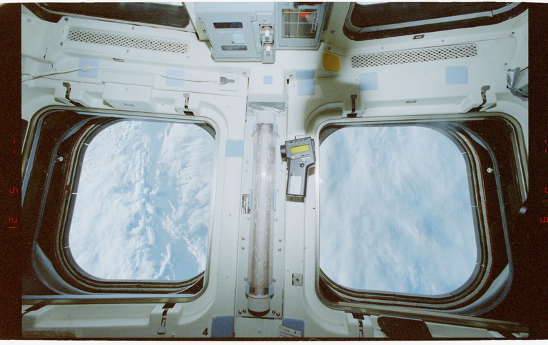 STS079-332-005.jpg