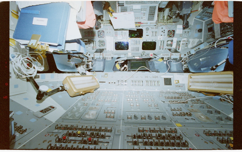 STS079-333-030.jpg