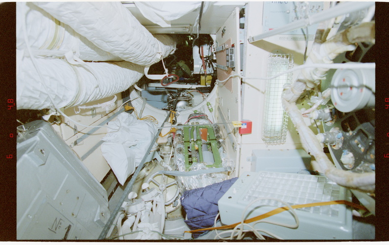 STS079-337-005.jpg