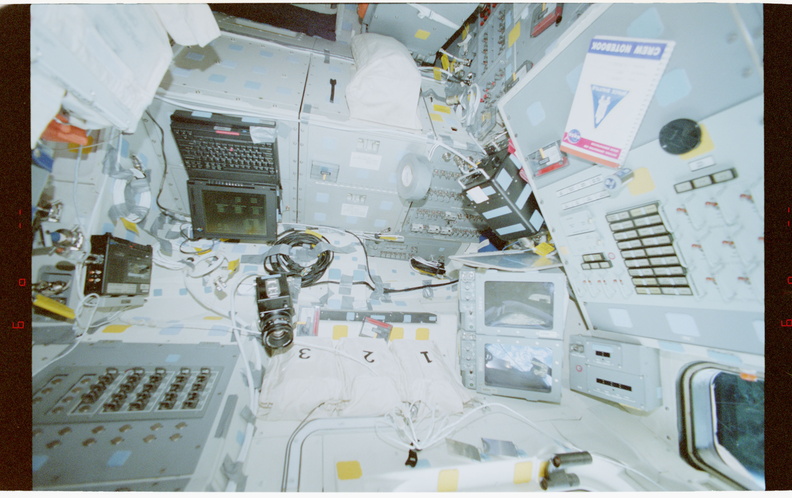 STS079-343-006.jpg