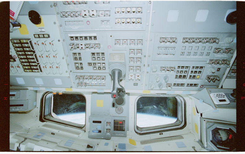 STS079-343-011.jpg