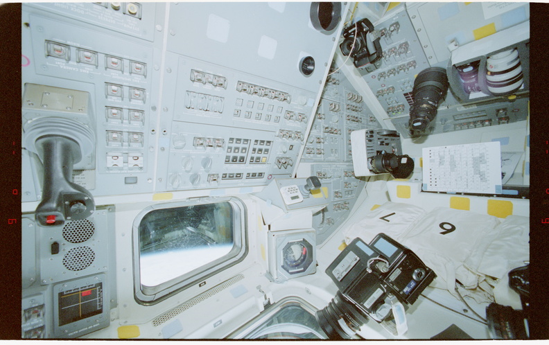STS079-343-014.jpg