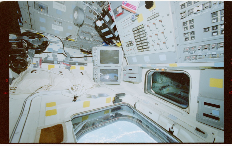 STS079-345-016.jpg