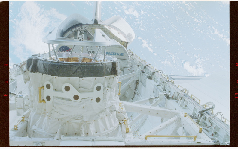 STS079-358-017.jpg