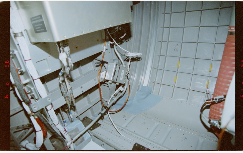 STS079-365-021.jpg