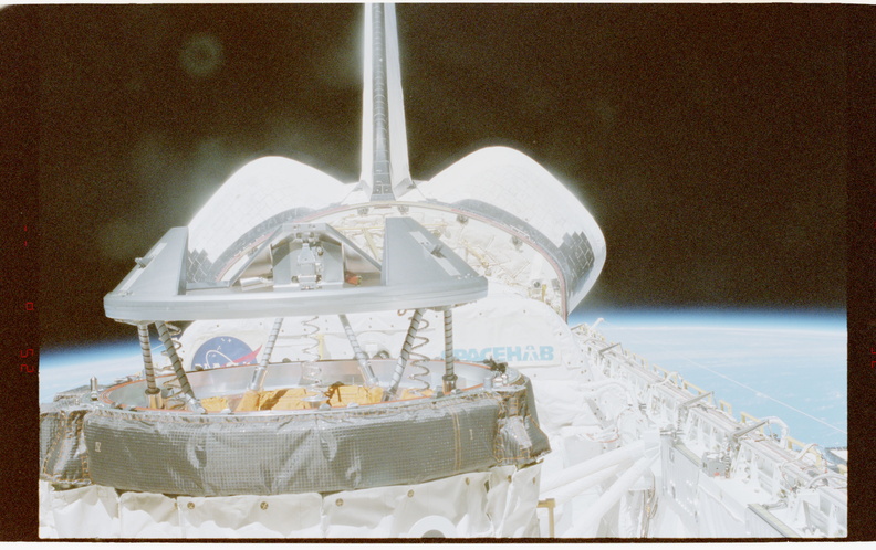STS079-375-025.jpg