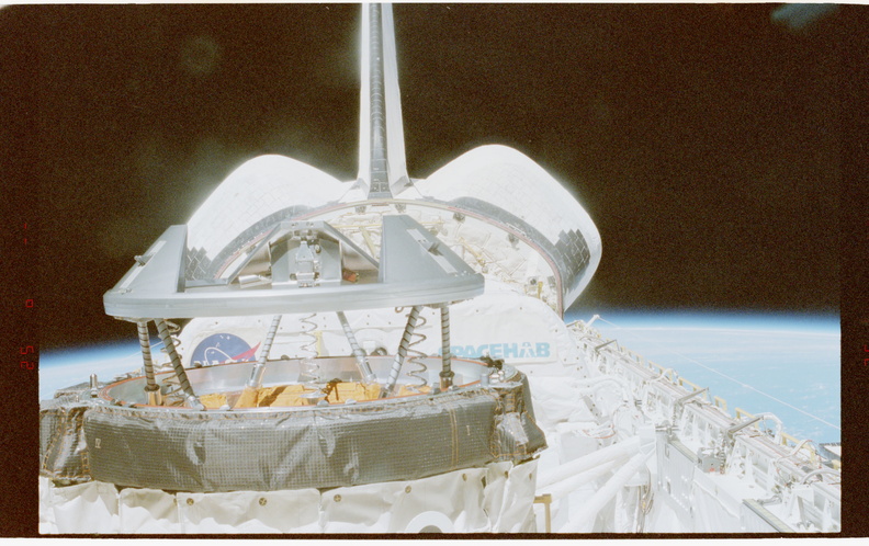 STS079-375-031.jpg