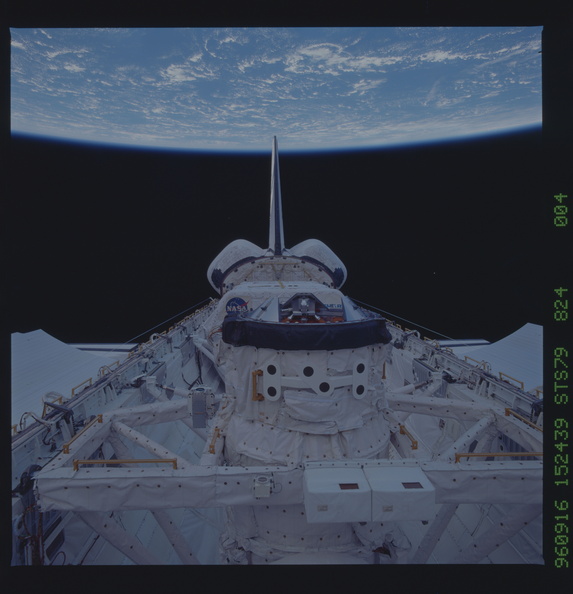 STS079-824-004.jpg