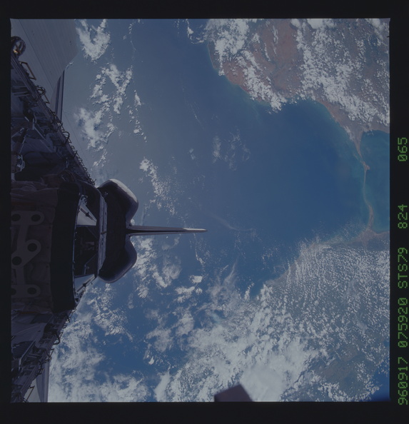 STS079-824-065.jpg