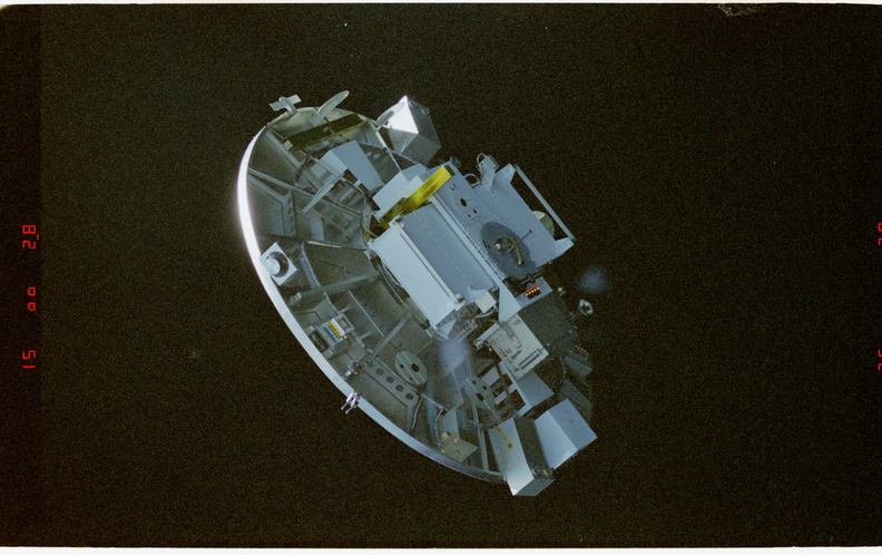 STS080-335-010.jpg