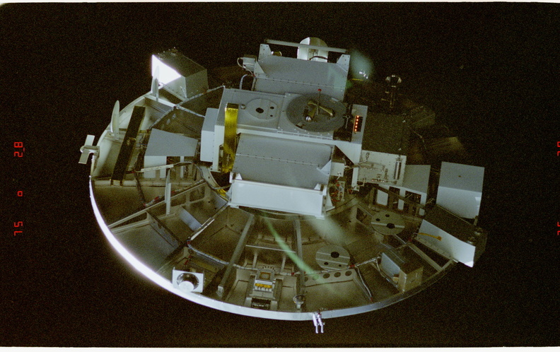 STS080-335-012.jpg