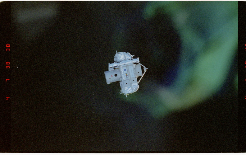 STS080-378-008.jpg