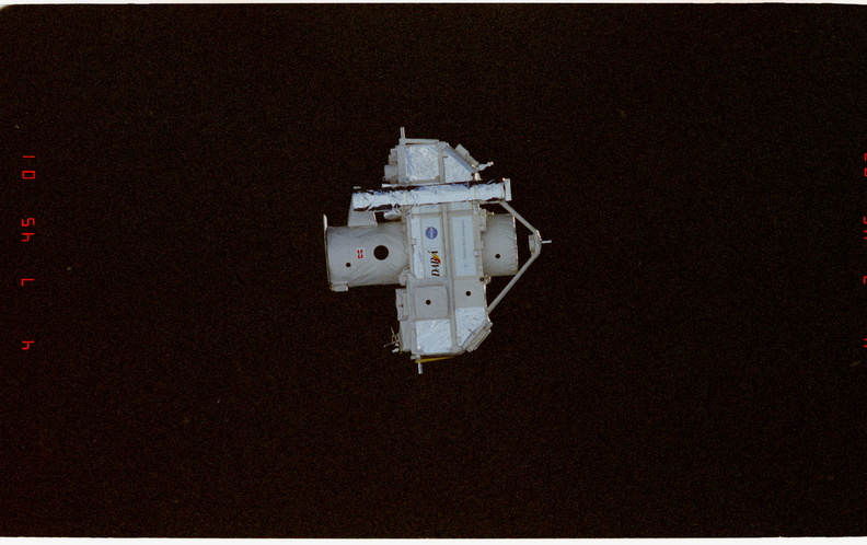 STS080-378-013.jpg