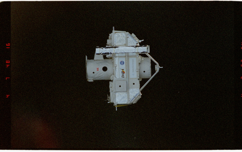 STS080-378-016.jpg