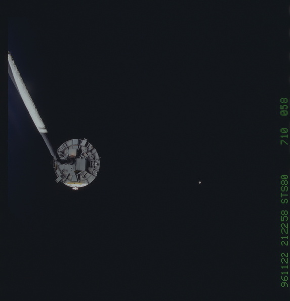 STS080-710-058.jpg