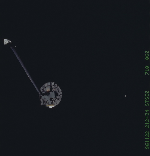 STS080-710-060.jpg