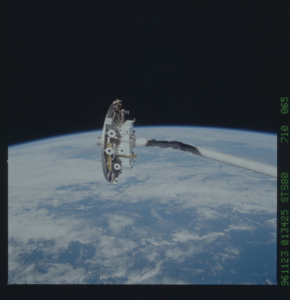 STS080-710-065.jpg