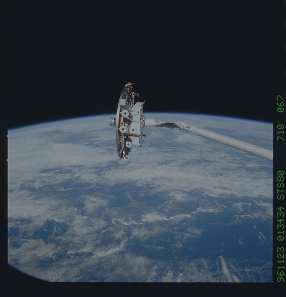 STS080-710-067.jpg