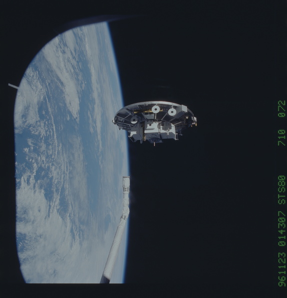 STS080-710-072.jpg