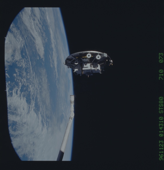 STS080-710-073.jpg
